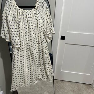 Suzanne Betro Cream and Blue Patterned Dress